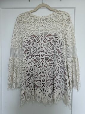 Women’s Ivory Lace Crochet Bell-Sleeve Top / dress